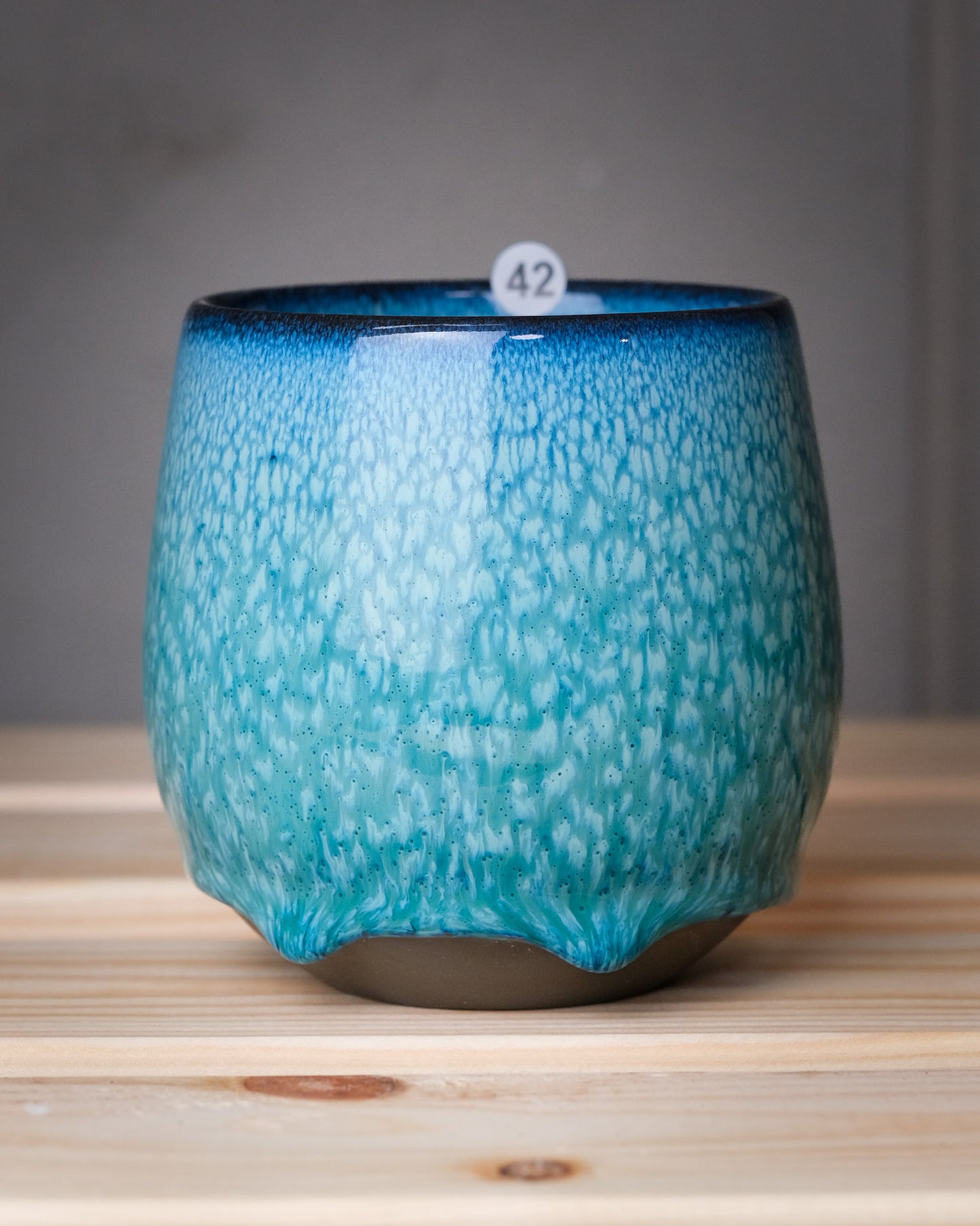 042. 330ml cup, slipcasted