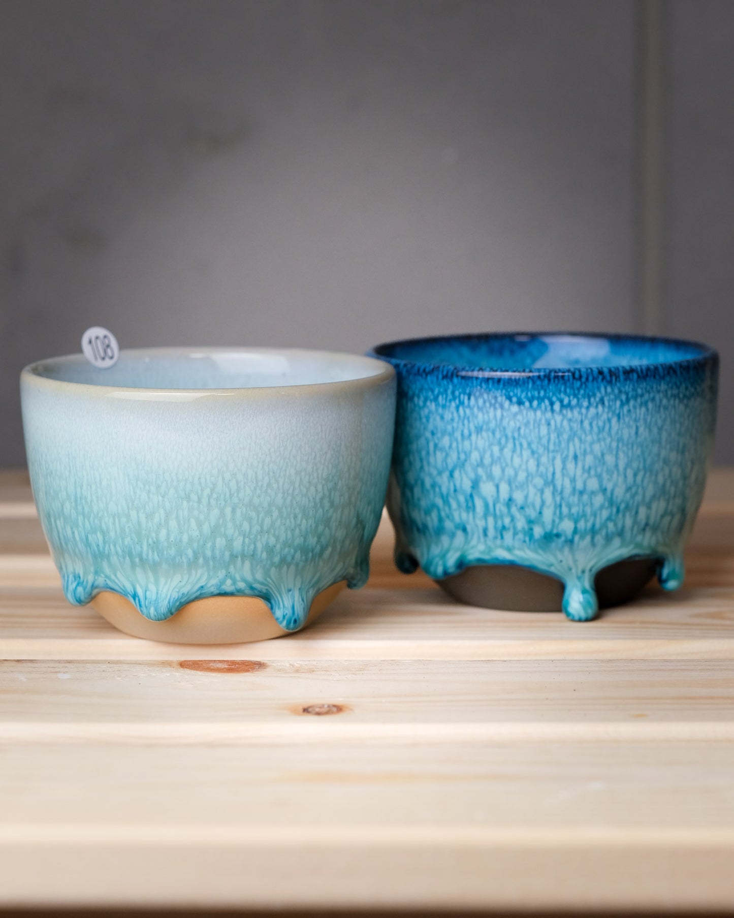 108. Pair of cappuccino V2 cups 200ml, slipcasted, extra drippy