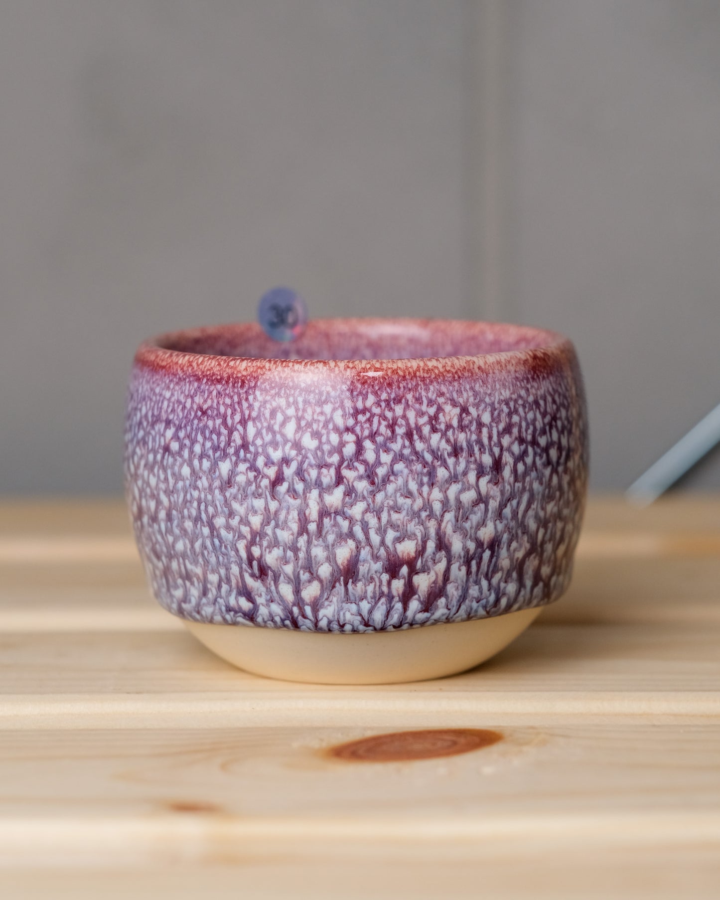 030. 160-200 ml cup, thrown, a specific piece