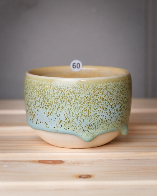 060. 180-200 ml cup, thrown