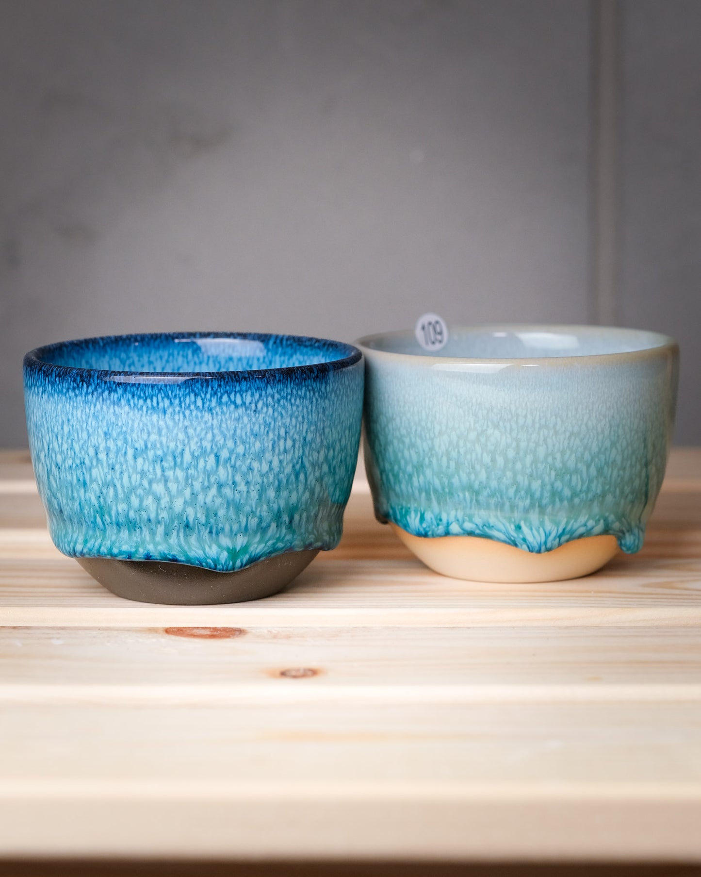 109. Pair of cappuccino V2 cups 200ml, slipcasted