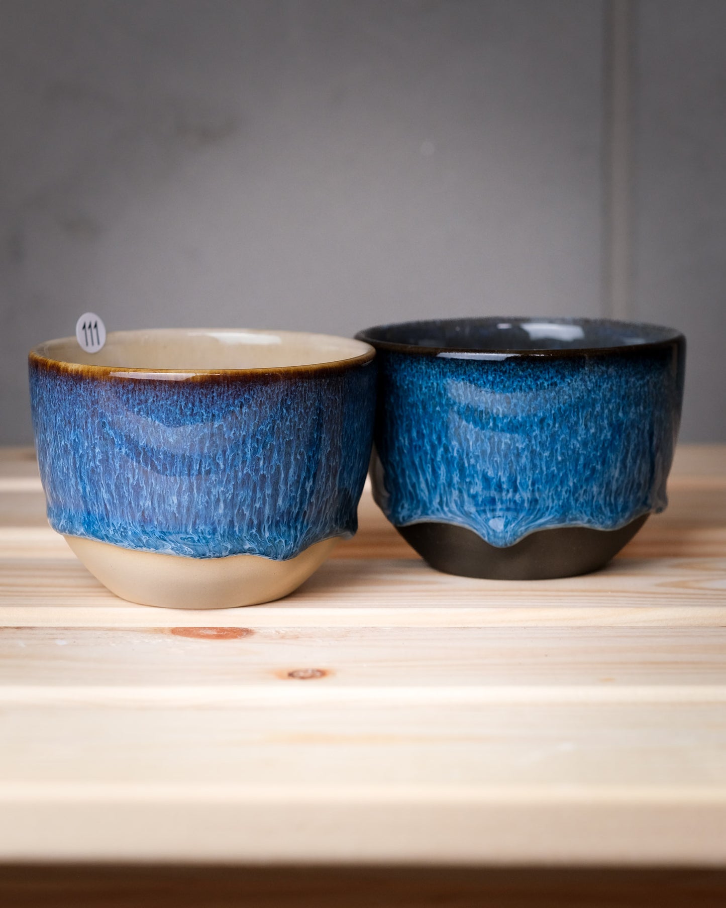 111. Pair of cappuccino V2 cups 200ml, slipcasted