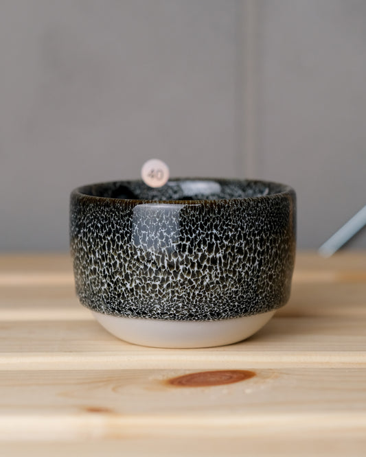 040. Porcelain cup 140-170ml, shallow, a specific piece