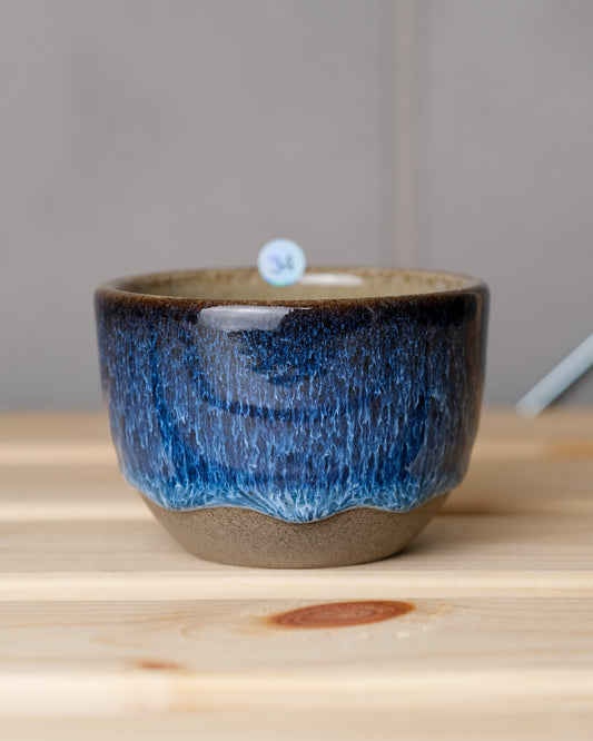 034. 160-200 ml cup, thrown, a specific piece