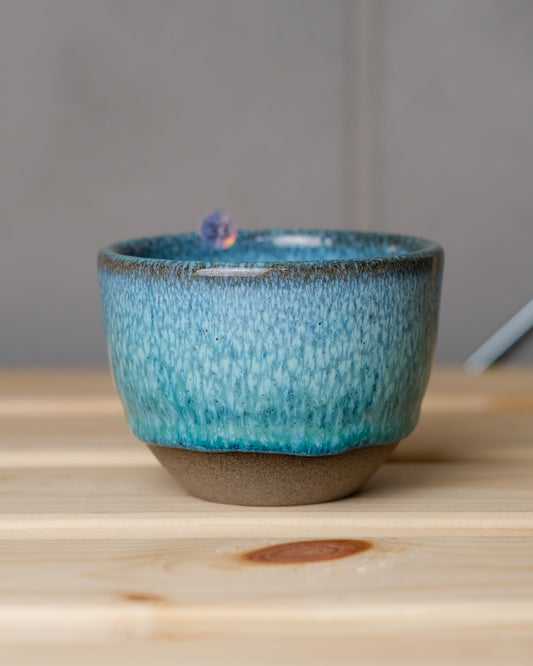 033. 160-200 ml cup, thrown, a specific piece