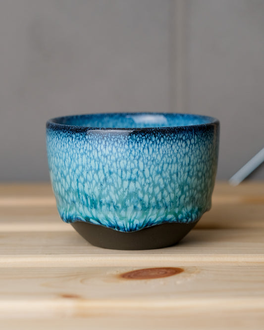 076. Cappuccino cup 200ml, V2 slipcasted, Oribe, black clay